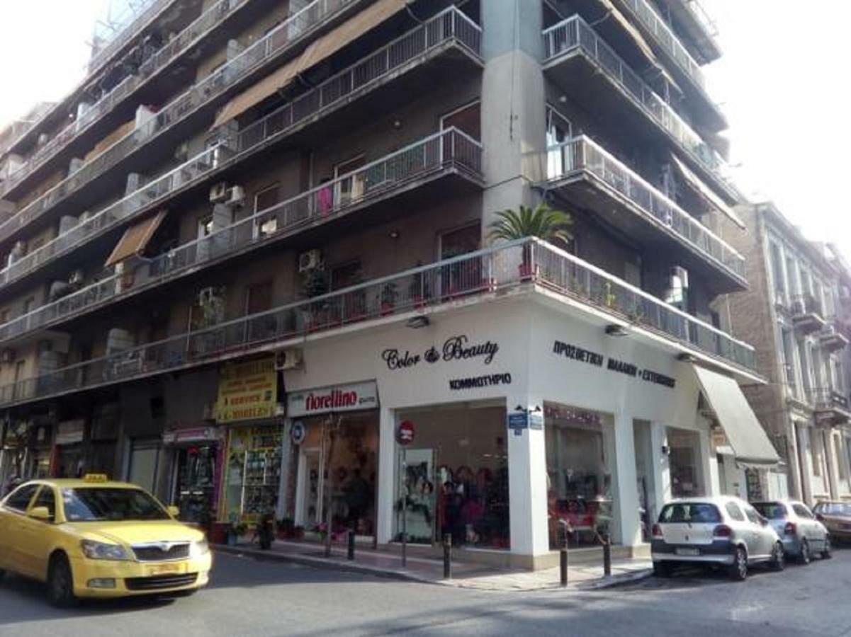 Comfortable Inexpensive Apartmets Near Metro Athens Exterior photo